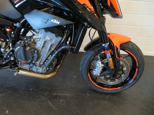 KTM 890 - Afbeelding 9 van 14