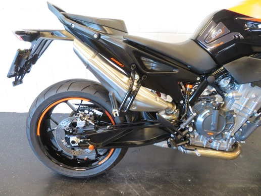 KTM 890 - Afbeelding 10 van 14