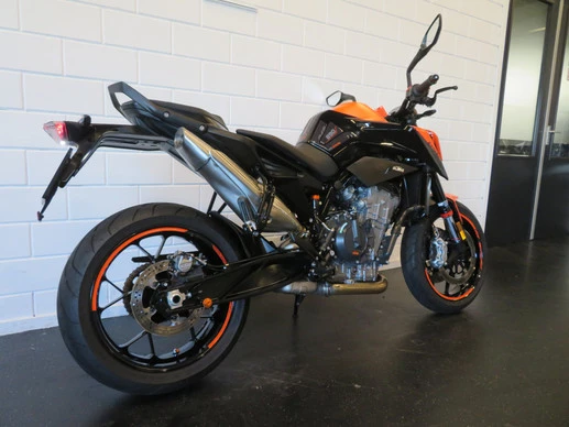 KTM 890 - Afbeelding 11 van 14