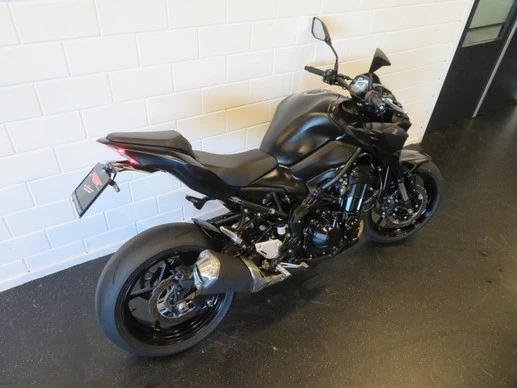 Kawasaki Z900 - Afbeelding 12 van 14