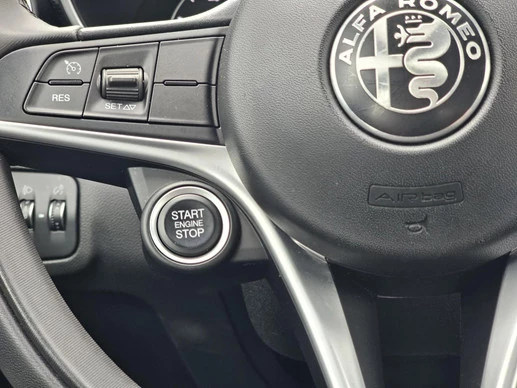 Alfa Romeo Giulia - Afbeelding 22 van 30