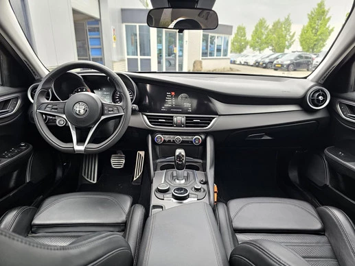 Alfa Romeo Giulia - Afbeelding 26 van 30