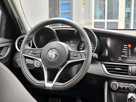 Alfa Romeo Giulia - Afbeelding 27 van 30