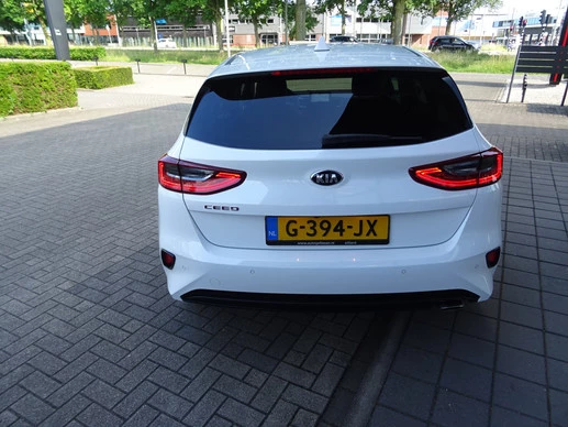 Kia Ceed - Afbeelding 9 van 30