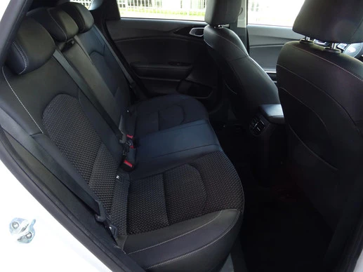 Kia Ceed - Afbeelding 16 van 30