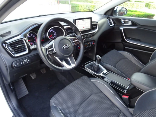 Kia Ceed - Afbeelding 23 van 30
