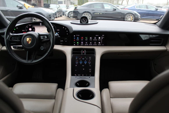 Porsche Taycan - Afbeelding 3 van 30