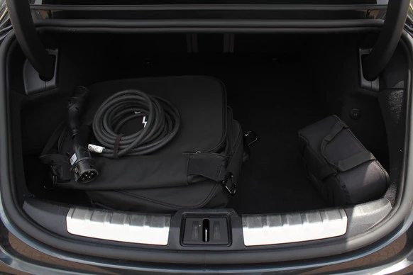 Porsche Taycan - Afbeelding 16 van 30