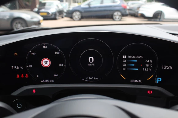 Porsche Taycan - Afbeelding 18 van 30