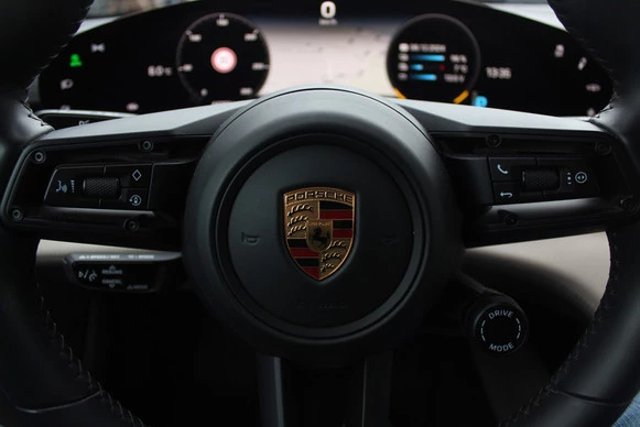 Porsche Taycan - Afbeelding 29 van 30