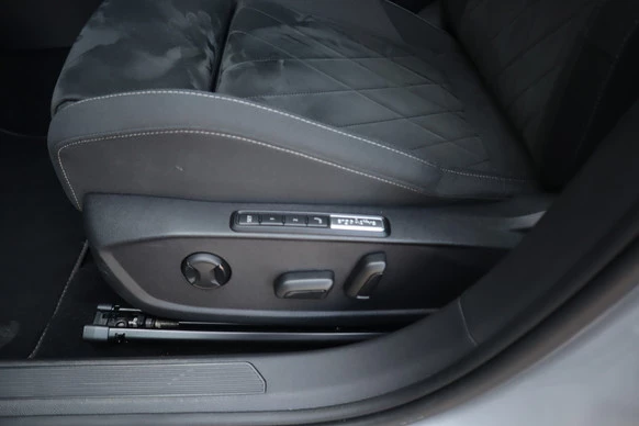 Volkswagen Golf - Afbeelding 27 van 30
