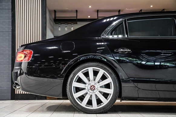Bentley Flying Spur - Afbeelding 14 van 30