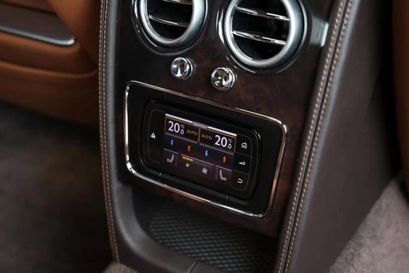 Bentley Flying Spur - Afbeelding 28 van 30