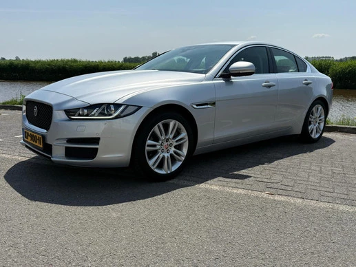 Jaguar XE - Afbeelding 2 van 30