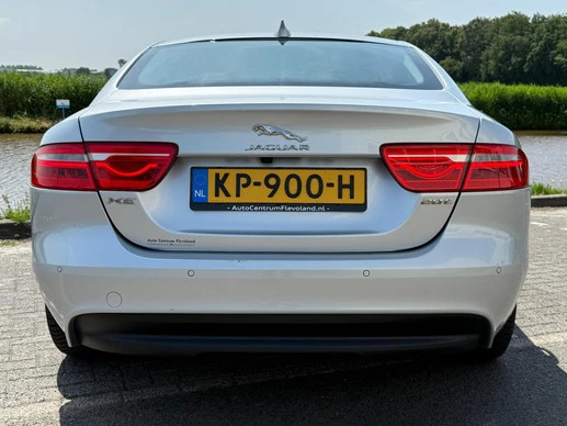 Jaguar XE - Afbeelding 10 van 30