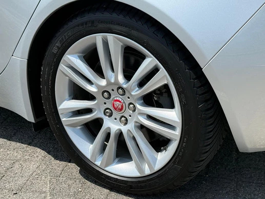 Jaguar XE - Afbeelding 14 van 30