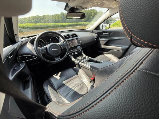 Jaguar XE - Afbeelding 16 van 30