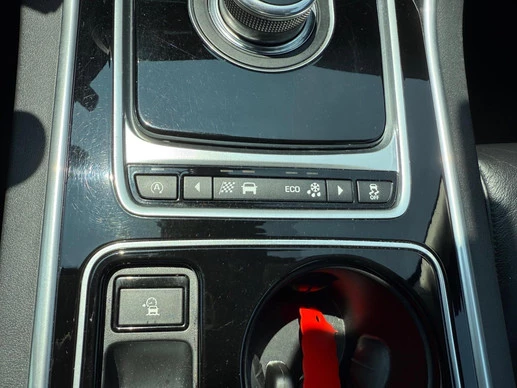 Jaguar XE - Afbeelding 25 van 30