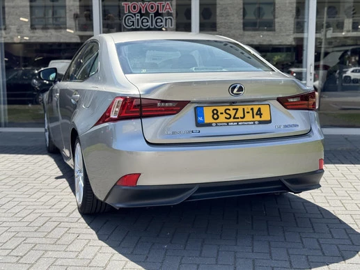 Lexus IS - Afbeelding 8 van 30