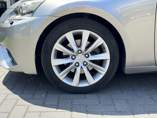 Lexus IS - Afbeelding 10 van 30