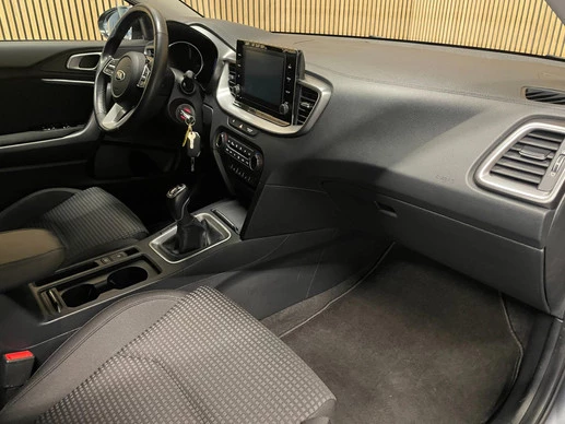 Kia Ceed - Afbeelding 13 van 30