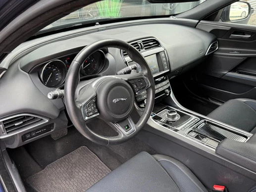 Jaguar XE - Afbeelding 11 van 25