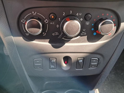 Dacia Logan - Afbeelding 13 van 23