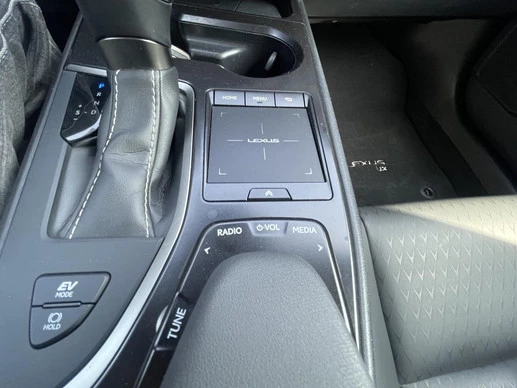 Lexus UX - Afbeelding 28 van 30