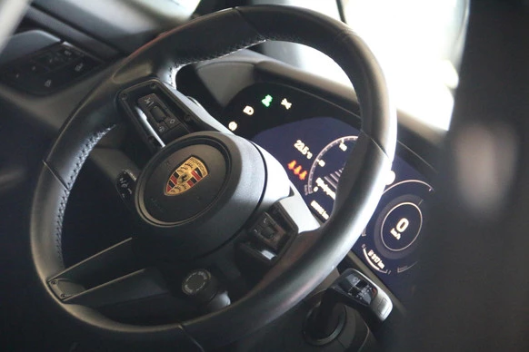 Porsche Taycan - Afbeelding 10 van 19