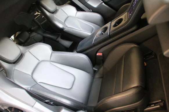 Porsche Taycan - Afbeelding 17 van 19