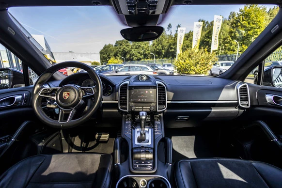 Porsche Cayenne - Afbeelding 18 van 30