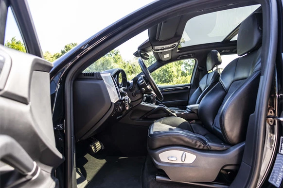 Porsche Cayenne - Afbeelding 21 van 30