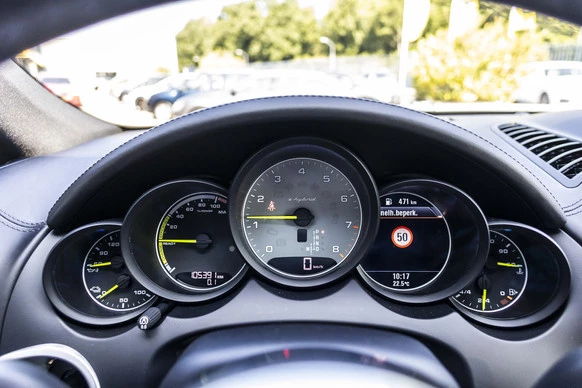 Porsche Cayenne - Afbeelding 25 van 30