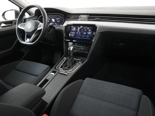 Volkswagen Passat - Afbeelding 2 van 30