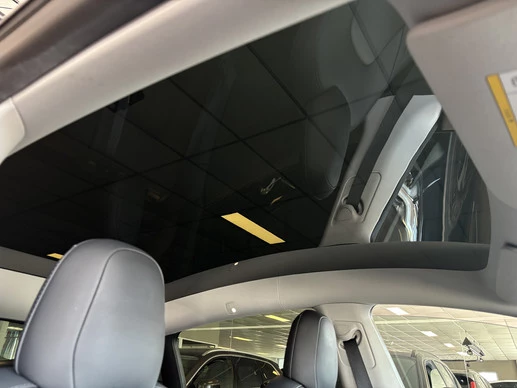 Tesla Model Y - Afbeelding 25 van 30