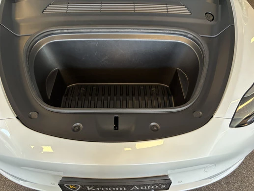 Tesla Model Y - Afbeelding 30 van 30