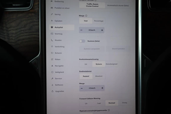 Tesla Model X - Afbeelding 28 van 30