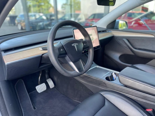Tesla Model Y - Afbeelding 25 van 30