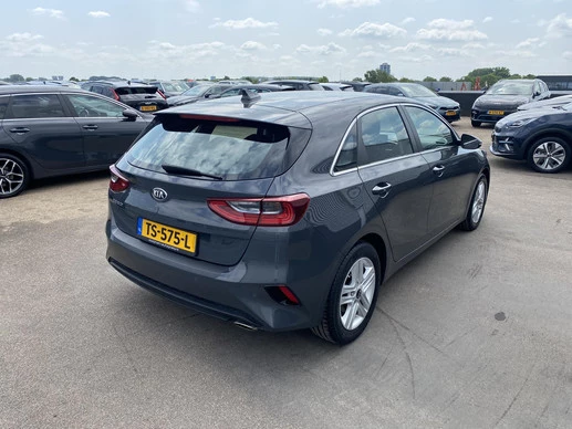 Kia Ceed - Afbeelding 11 van 30