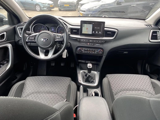Kia Ceed - Afbeelding 18 van 30
