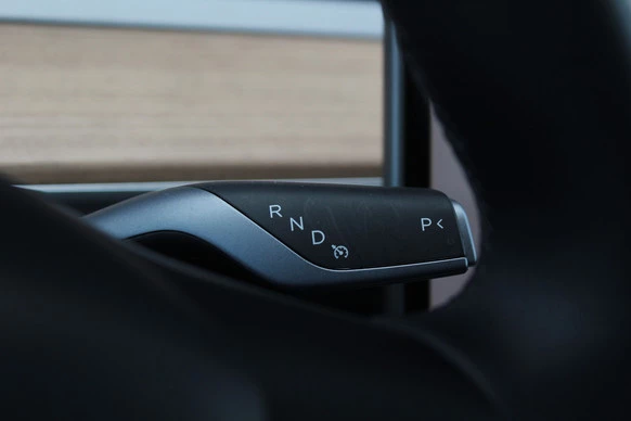 Tesla Model Y - Afbeelding 13 van 21