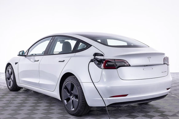 Tesla Model 3 - Afbeelding 2 van 25