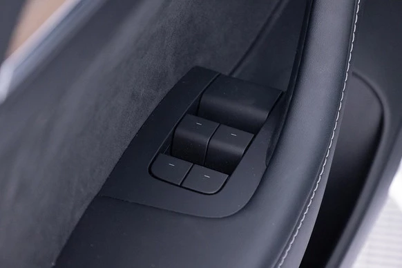 Tesla Model 3 - Afbeelding 8 van 25