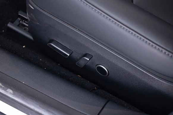 Tesla Model 3 - Afbeelding 9 van 25