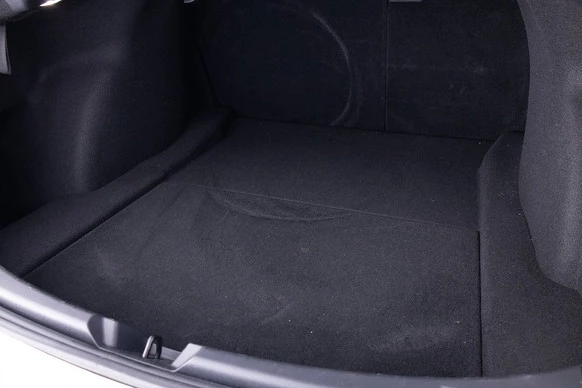 Tesla Model 3 - Afbeelding 14 van 25