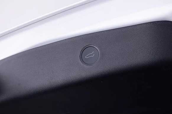 Tesla Model 3 - Afbeelding 15 van 25