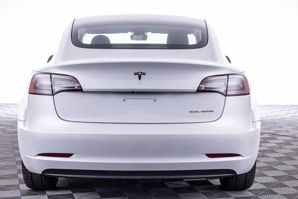 Tesla Model 3 - Afbeelding 18 van 25