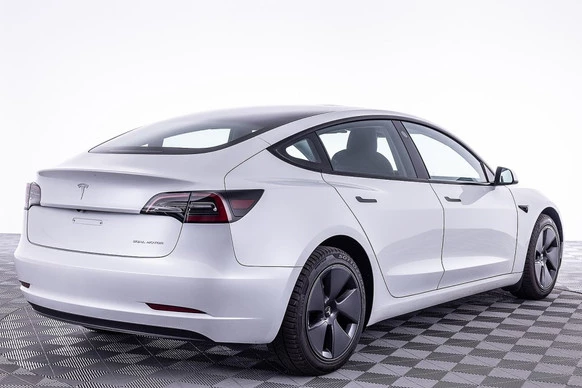 Tesla Model 3 - Afbeelding 19 van 25