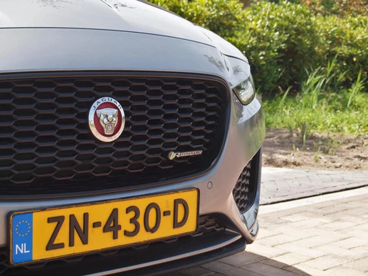 Jaguar XE - Afbeelding 12 van 30