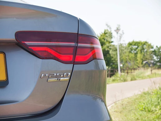 Jaguar XE - Afbeelding 15 van 30